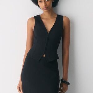 NWOT: ARITZIA Attire Vest - Crepette™